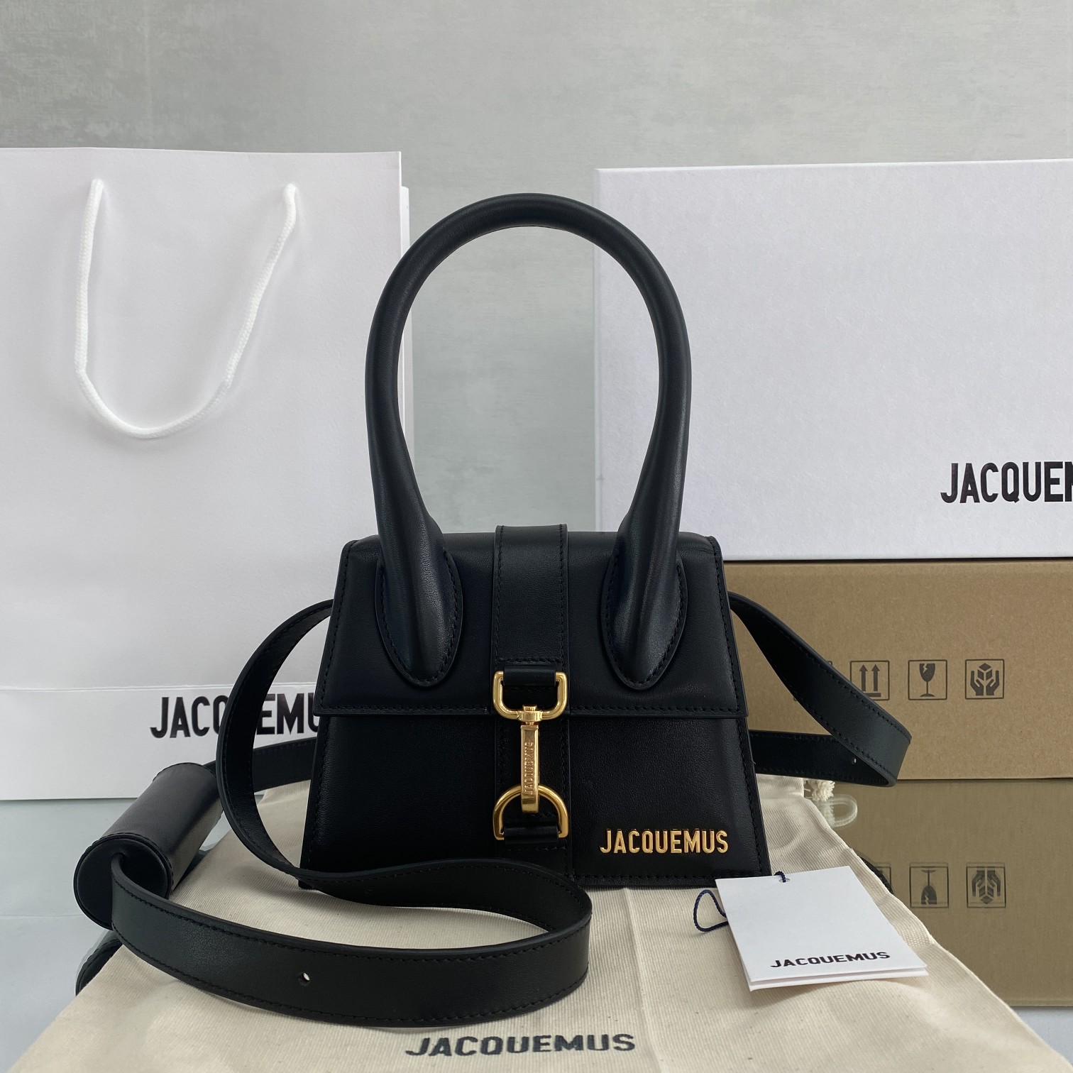 Jacquemus_Handbags-18×7.